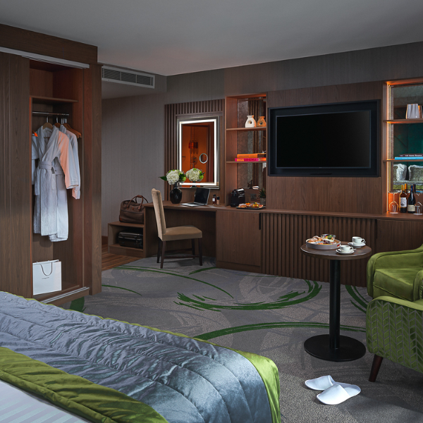 Rooftop balcony suite www.carlton.ie