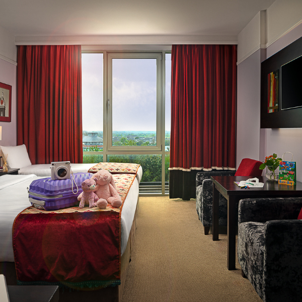 Family Rooms   x px www.carlton.ie