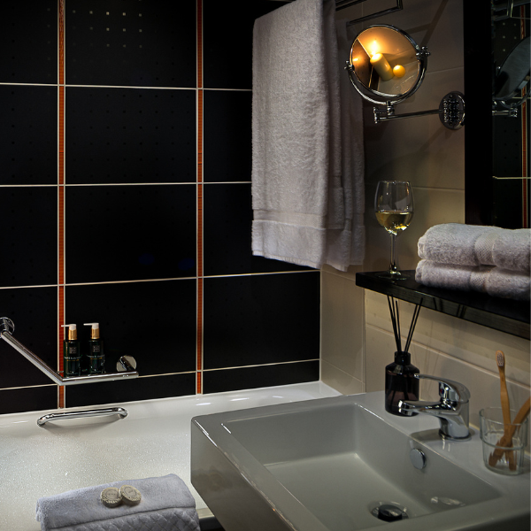 Bathroom   x px www.carlton.ie