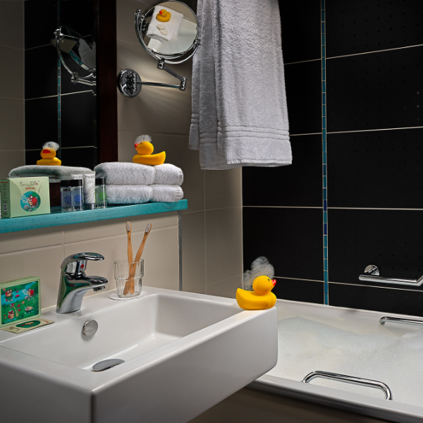 Bathroom  x px www.carlton.ie